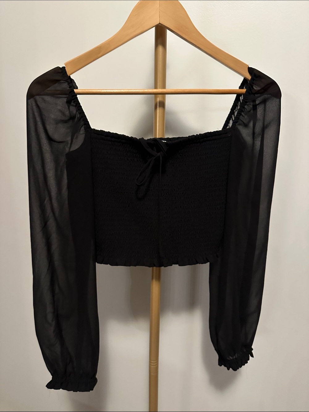 Wilfred Aritzia Soiree Top Black Smocked Puff Sleeve Cropped Small